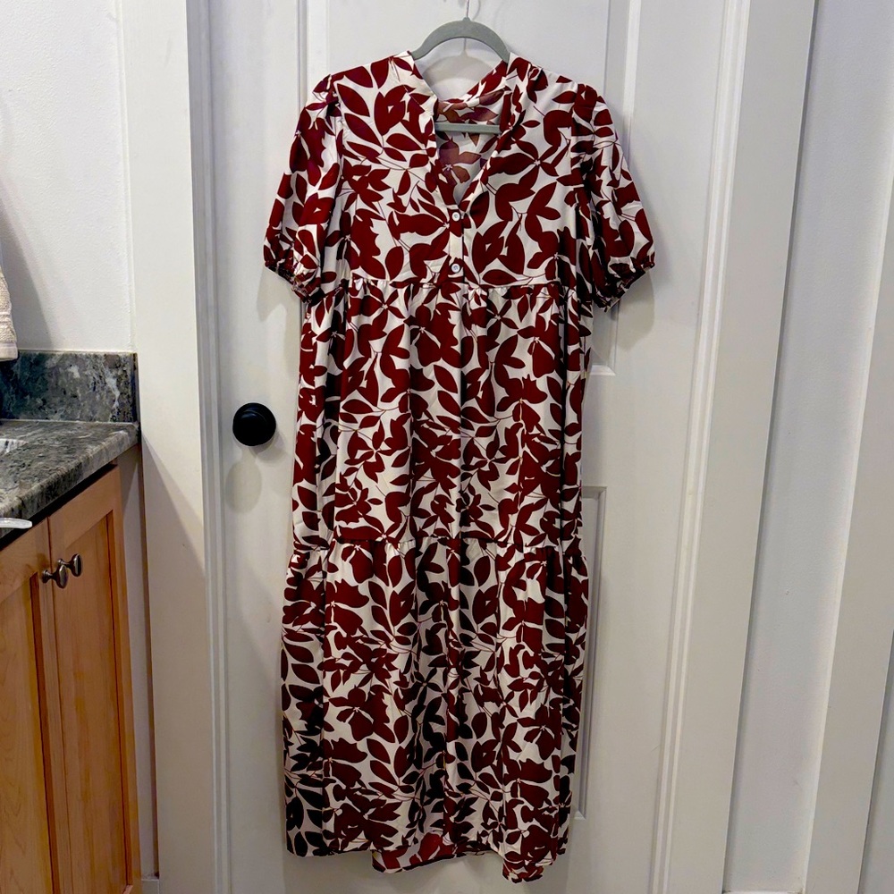 Floral Rust and White Women's Dress is perfect for fall! Never worn! NWOT